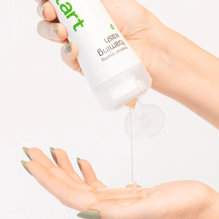 Clarifying Body Spray + Breakout Clearing Foaming Wash - Image 9